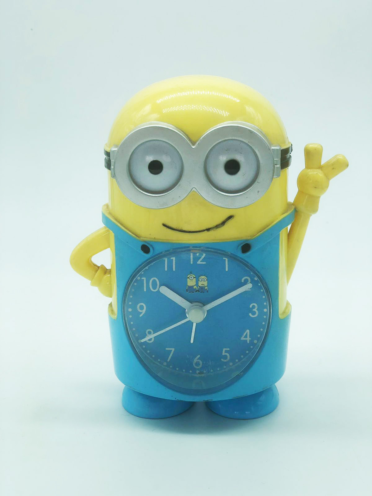 Cute Minion Analog Clock