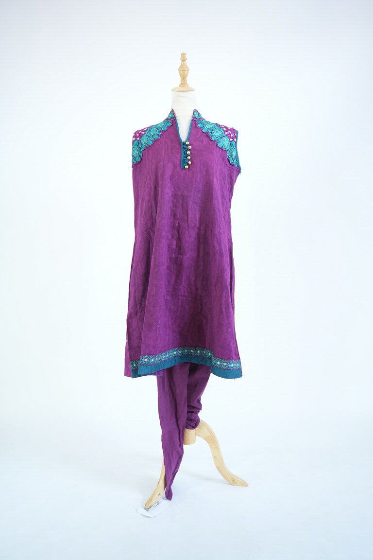 Purple Sleeveless Kurta Set. (Two Pieces)